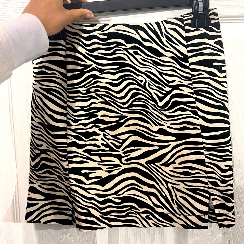 skirt from EYESHADOW that fits like a S(small)